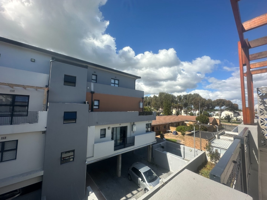 1 Bedroom Property for Sale in Table View Western Cape